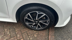 Toyota Yaris 1.5 Hybrid Design 5dr CVT Hybrid Hatchback